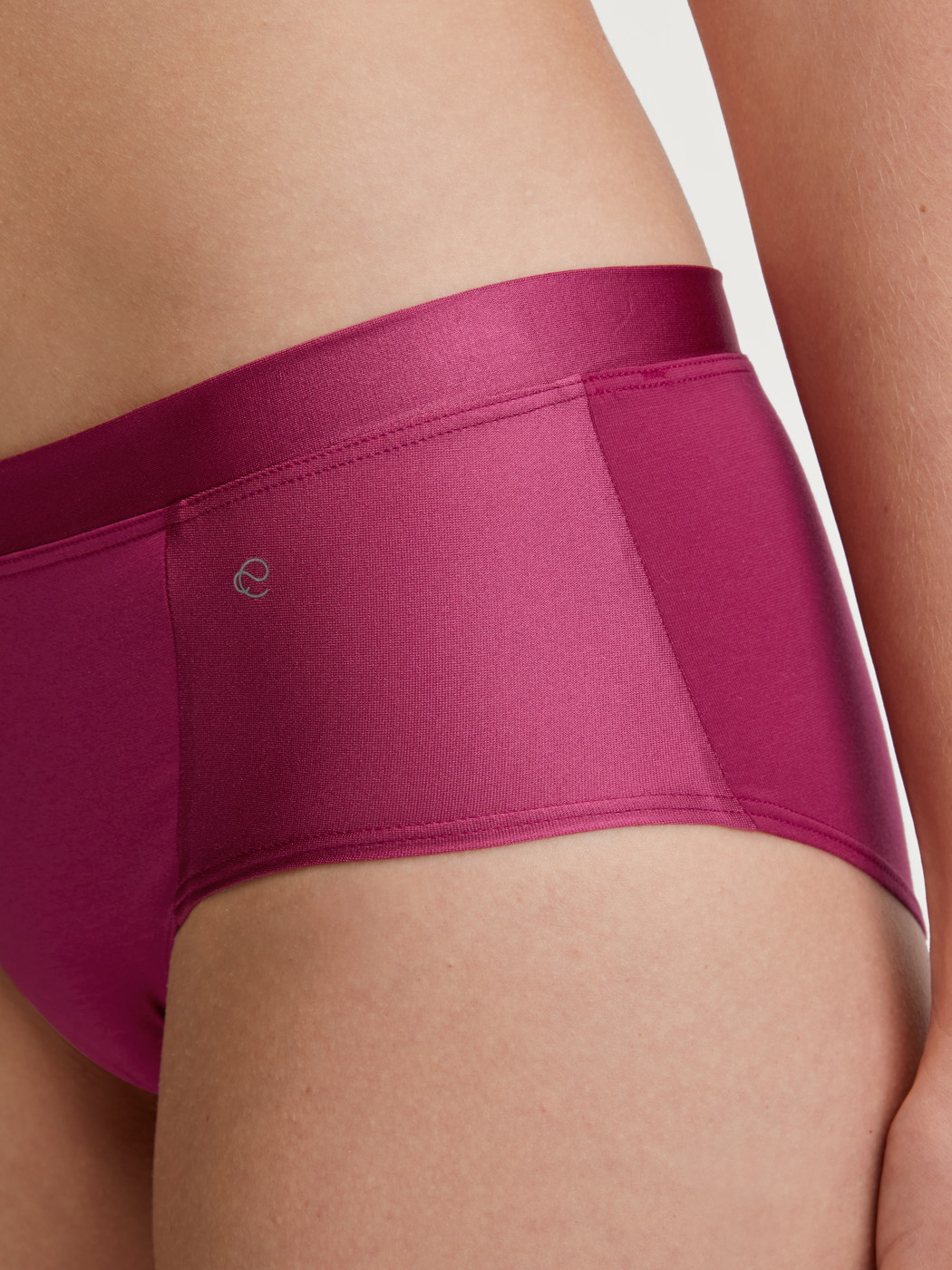 Women model is wearing Panty, low cut made of Cotton in Pink, Unicoloured from the Cate series by CALIDA, Detail