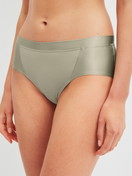 Le mannequin Femme porte le/la Panty, taille basse en Coton de couleur Vert, Unicolore, de la série Cate de CALIDA, Vue de face