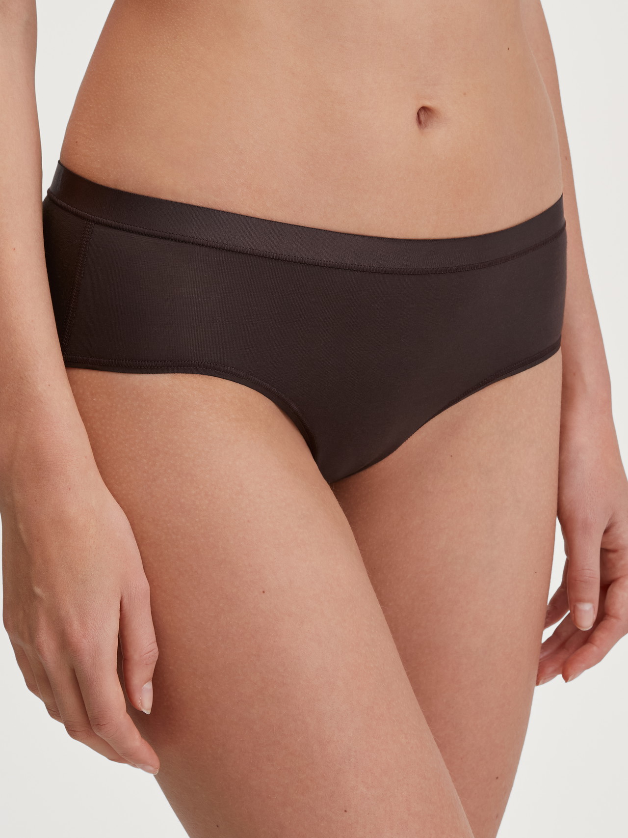 CALIDA Soft Favourites Panty, regular cutfür Damen, M, Braun, Der perfekte Begleiter für jeden Tag – weich, schlicht und unverzichtbar