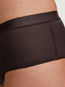 Le mannequin Femme porte le/la Panty taille haute en Modal de couleur Marron, Unicolore, de la série Soft Favourites de CALIDA, Détail