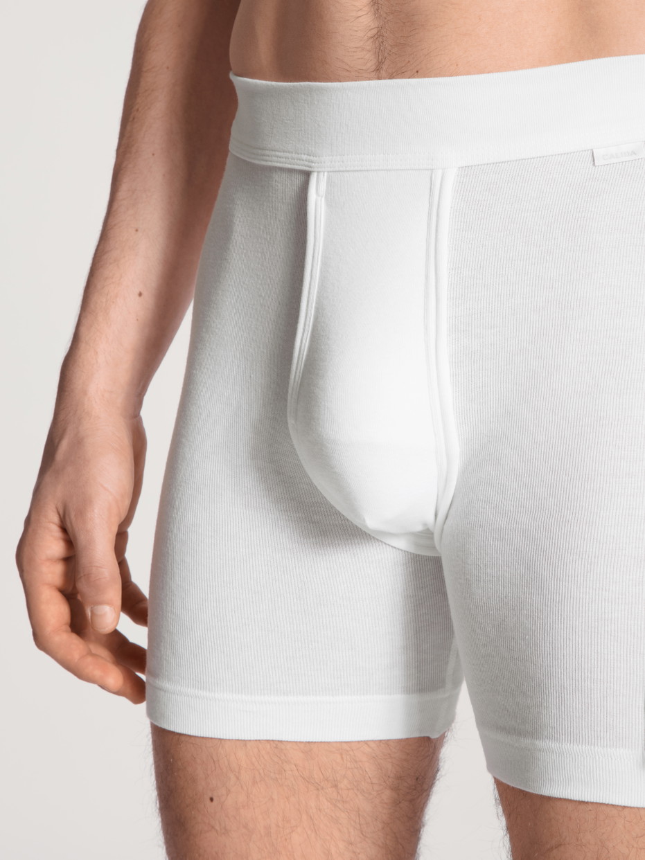 Herren - Boxer Brief, extra lang aus 100% Baumwolle in Weiß, Einfarbig aus Serie Cotton 1:1 von CALIDA, Detail