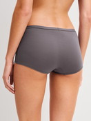 Damen-Model trägt Panty, regular cut aus Baumwolle in Braun, Einfarbig aus Serie Natural Comfort von CALIDA, Rückansicht