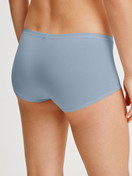 Damen-Model trägt Panty, regular cut aus Swiss+Cotton in Grau, Einfarbig aus Serie Natural Comfort von CALIDA, Rückansicht