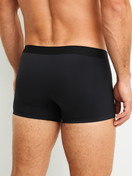 Herren-Model trägt Boxer Brief aus Polyamid in Schwarz, Einfarbig aus Serie Micro Invisible von CALIDA, Rückansicht