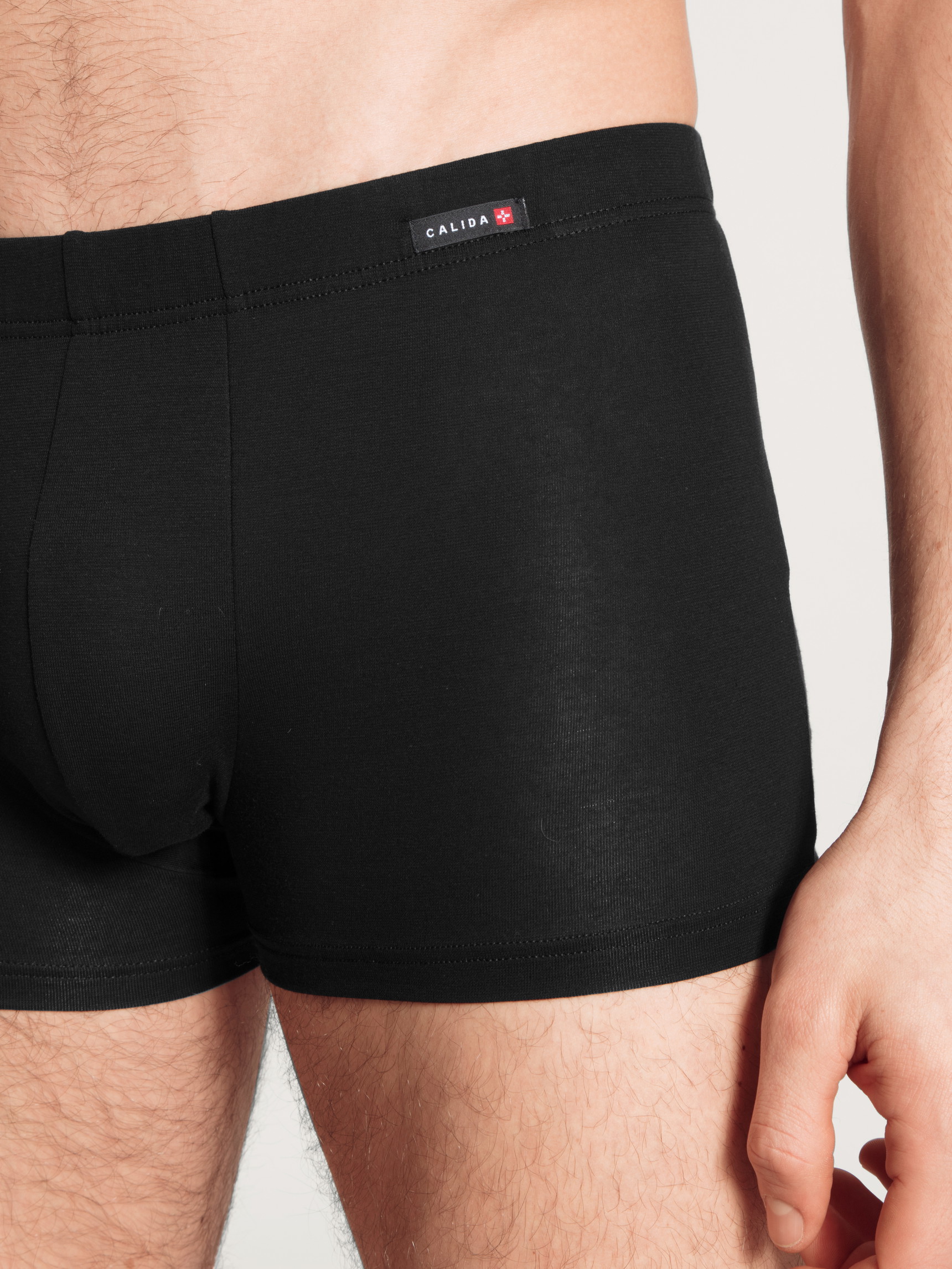 Homme - Boxer brief en Coton de couleur Noir, Unicolore, de la série Evolution de CALIDA, Détail