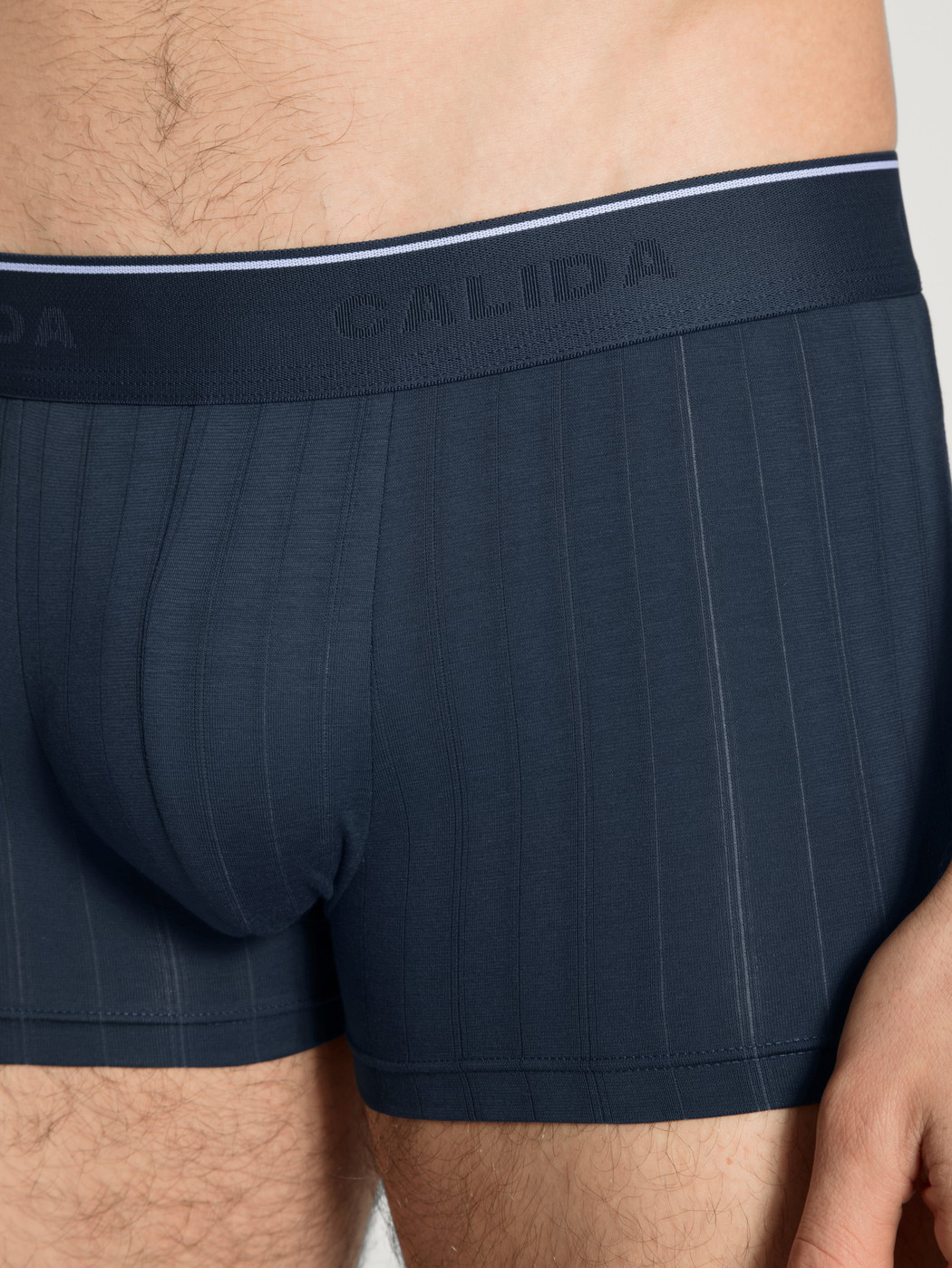 Herren - Boxer Brief, 3er-Pack aus Baumwolle in Blau, Einfarbig aus Serie Pure & Style von CALIDA, Detail