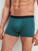 Herren-Model trägt Boxer Brief, 3er-Pack aus Baumwolle in Türkis, Gestreift aus Serie Natural Benefit von CALIDA, Vorderansicht