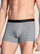 Herren-Model trägt Boxer Brief, 3er-Pack aus Baumwolle in Schwarz, Einfarbig aus Serie Natural Benefit von CALIDA, Vorderansicht