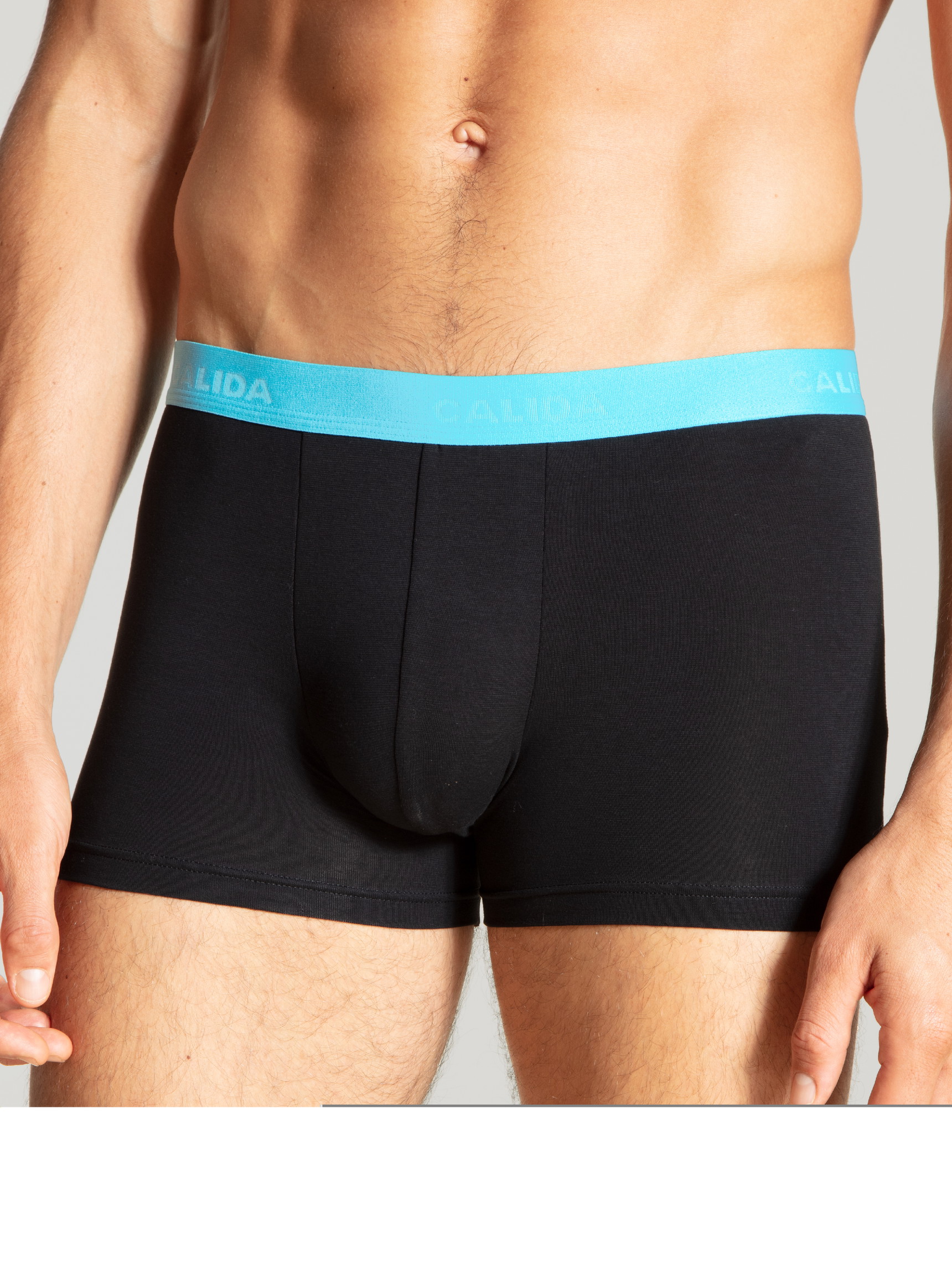 Le mannequin Homme porte le/la Boxer, lot de 3 en Coton de couleur Noir, Unicolore, de la série Natural Benefit de CALIDA, Image supplémentaire
