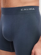 Men model is wearing Boxer briefs with longer leg made of Modal in Grey, Unicoloured from the Seamless Natural series by CALIDA, Detail