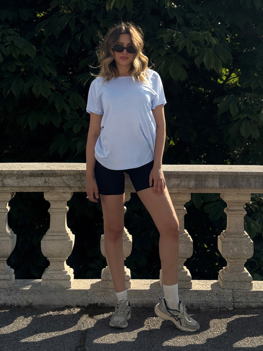 Le mannequin Femme porte le/la Caleçon, jambes mi-longues en Modal de couleur Noir, Unicolore, de la série Natural Skin de CALIDA, Tenue