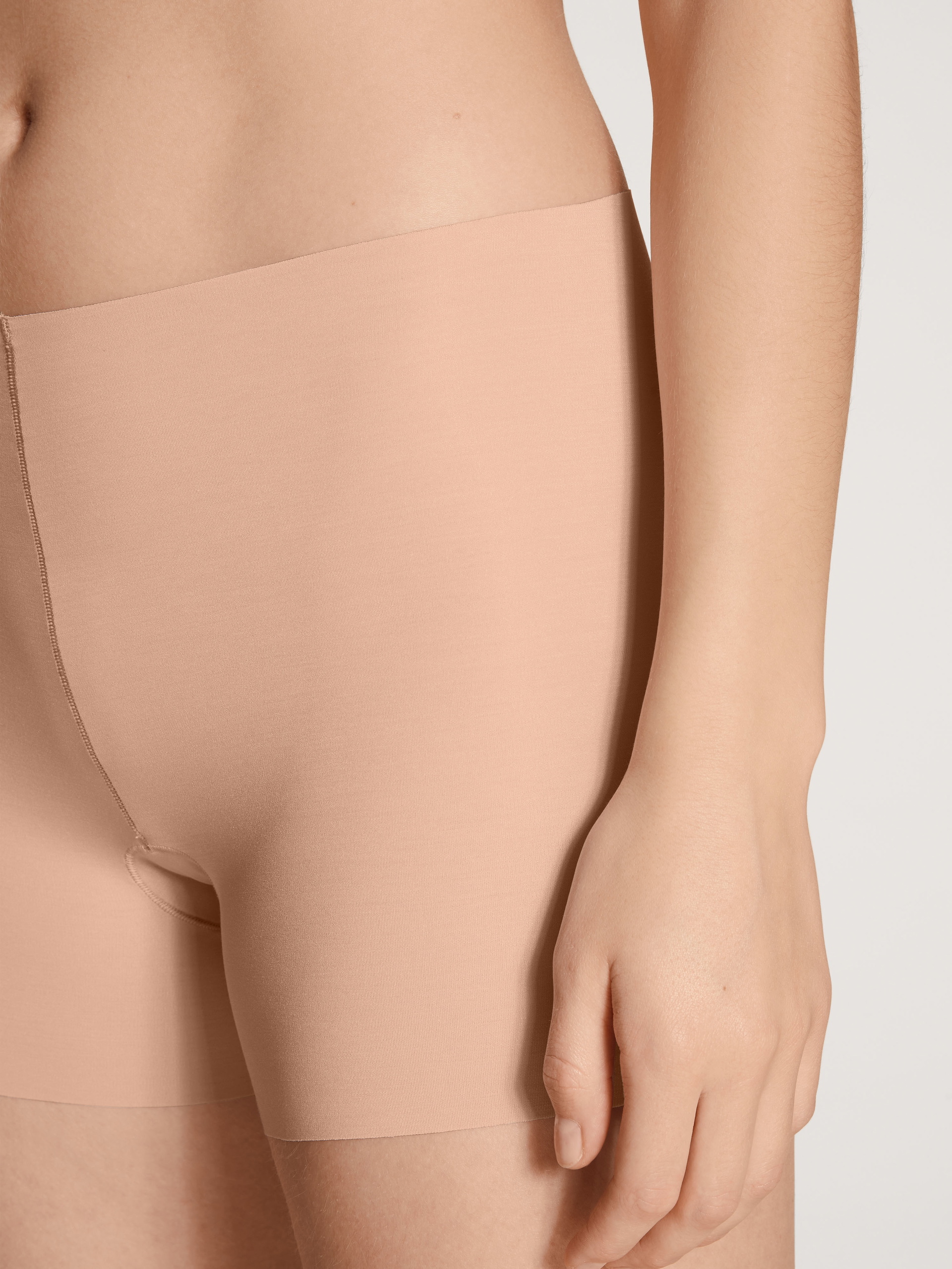 Women model is wearing Pants made of Modal in Pink, Unicoloured from the Natural Skin series by CALIDA, Detail
