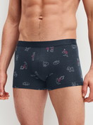 La modella / Il modello Uomo indossa Boxer brief in Cotone di colore Blu, Modello, della serie Family & Friends di CALIDA, Vista frontale