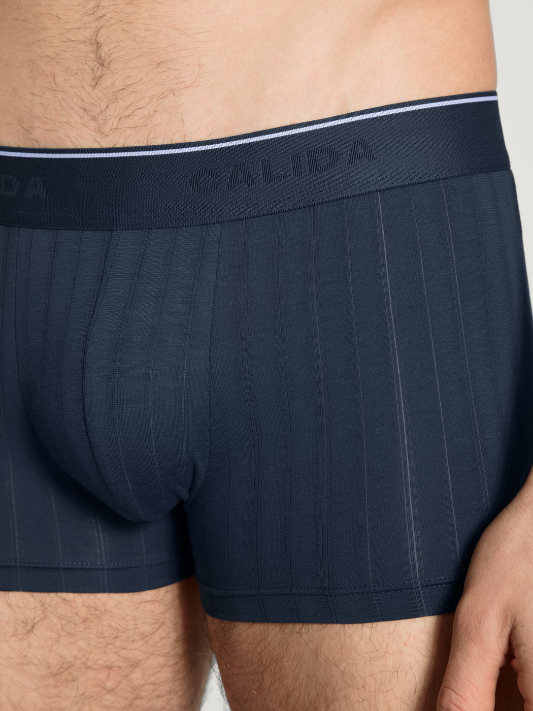 Uomo - Boxer brief, girovita elastico in Cotone di colore Blu, Motivo, della serie Pure & Style di CALIDA, Dettaglio