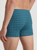 Le mannequin Homme porte le/la Boxer brief en Coton de couleur Turquoise, Motif, de la série Grafic Cotton de CALIDA, Vue arrière