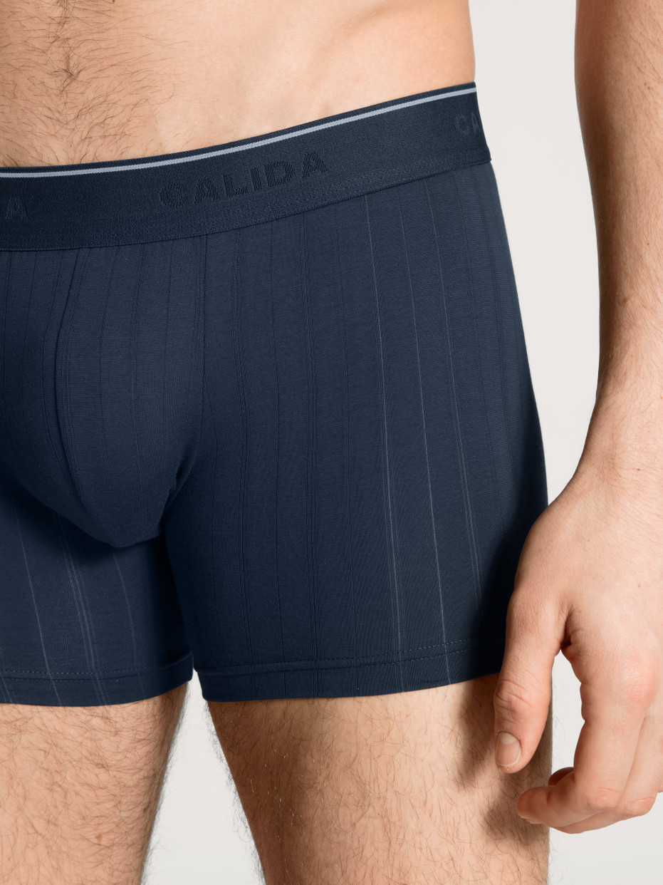 Herren - Boxer Brief mit langem Bein aus Baumwolle in Blau, Einfarbig aus Serie Pure & Style von CALIDA, Detail