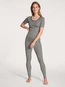 Le mannequin Femme porte le/la Legging en laine et soie en Swiss+Cotton de couleur Gris, Unicolore, de la série True Confidence de CALIDA, Tenue, Vue de face