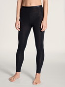 Le mannequin Femme porte le/la Legging en laine et soie en Swiss+Cotton de couleur Noir, Unicolore, de la série True Confidence de CALIDA, Vue de face