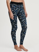 Women model is wearing Leggings made of Cotton in Black, Floral from the Elastic Trend series by CALIDA, Front view