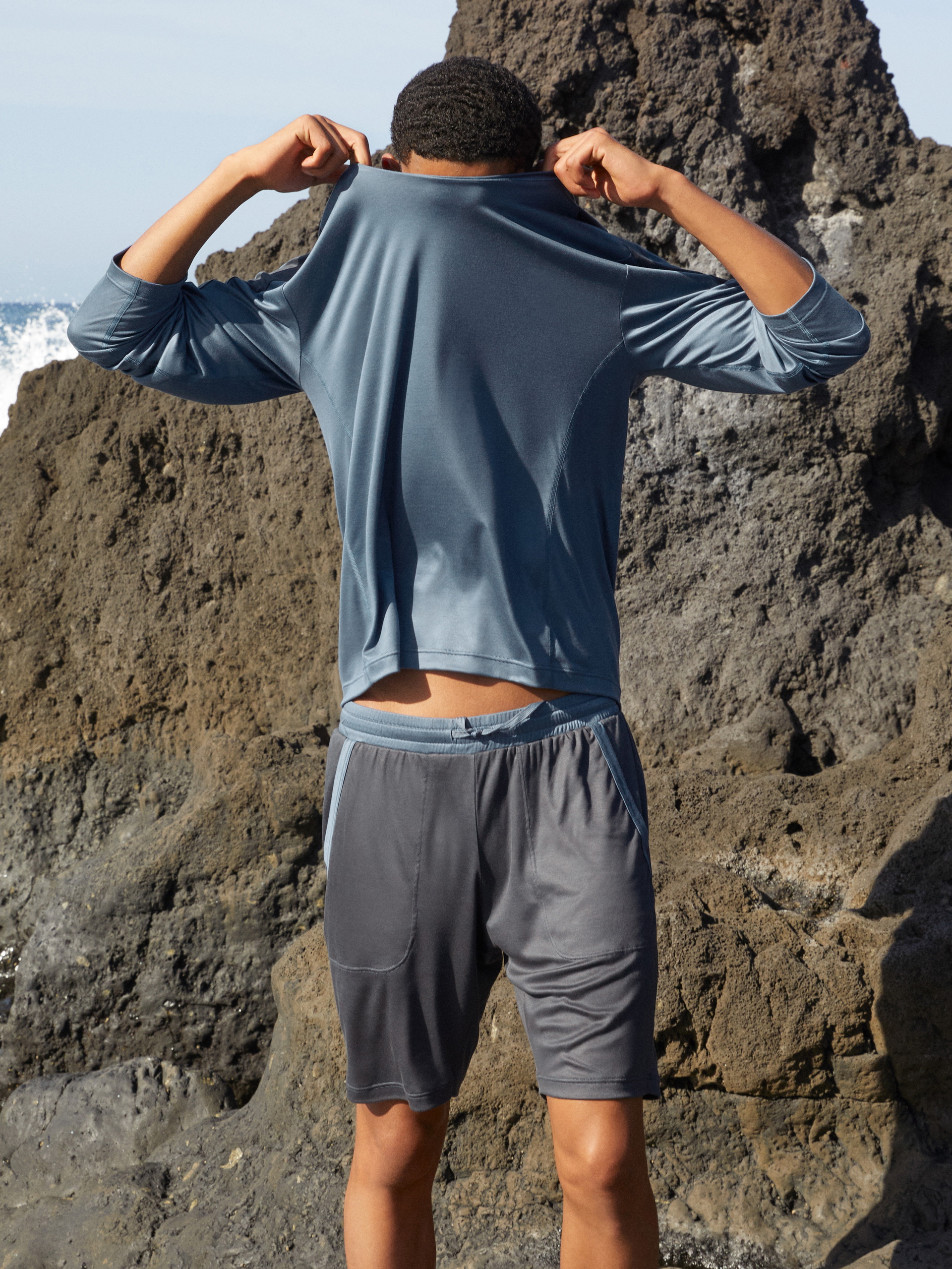 Men model is wearing Shorts made of Lyocell in Grey, Unicoloured from the DSW Cooling series by CALIDA, Additional Image