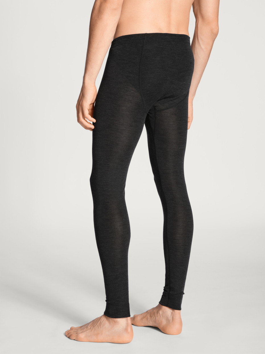 Herren-Model trägt Longpants aus Wolle und Seide aus Wolle in Grau, Einfarbig aus Serie Wool & Silk von CALIDA, Rückansicht