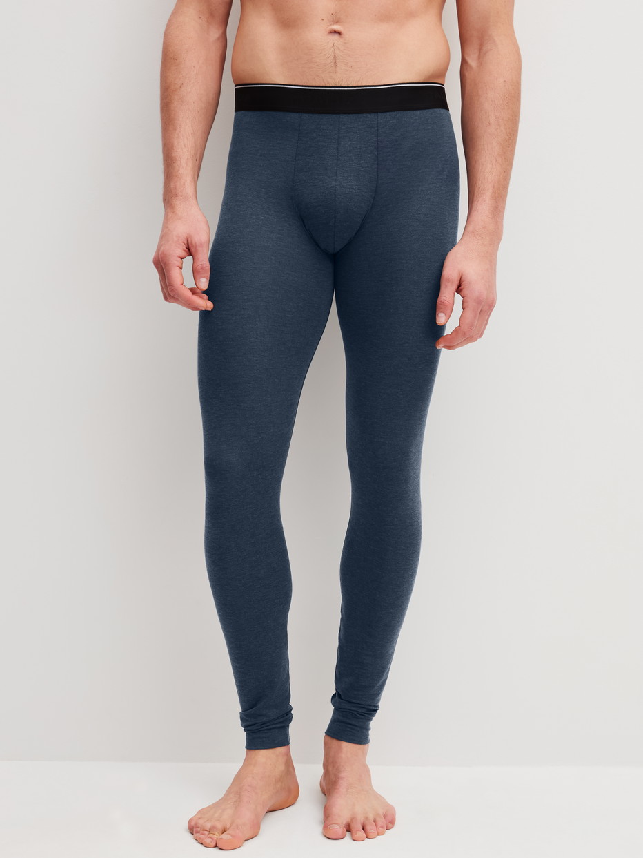 Le mannequin Homme porte le/la  en Lyocell de couleur Gris, Unicolore, de la série Sporty Warming de CALIDA, Vue de face