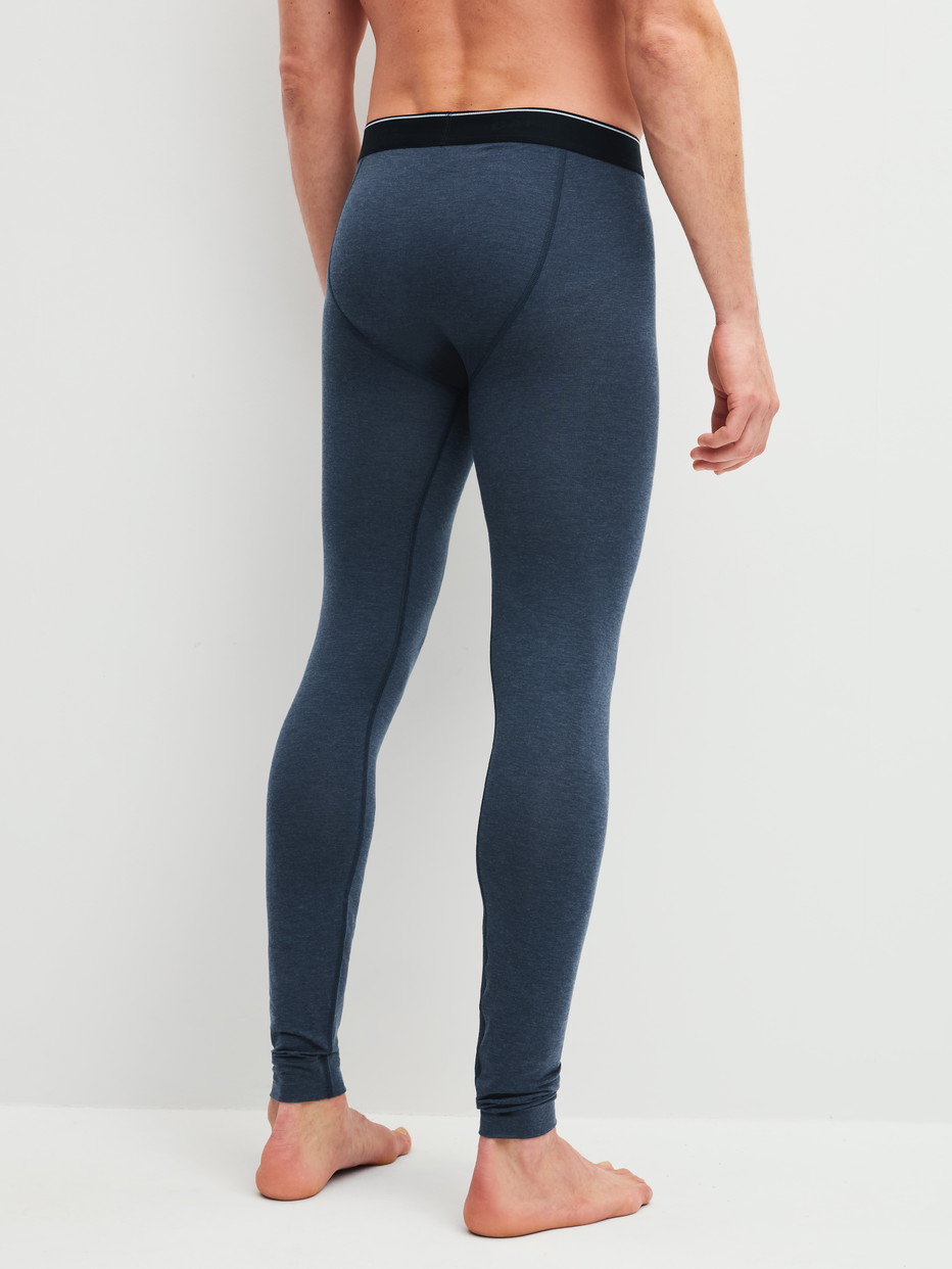 Le mannequin Homme porte le/la  en Lyocell de couleur Gris, Unicolore, de la série Sporty Warming de CALIDA, Vue arrière