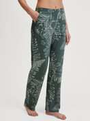 Le mannequin Femme porte le/la Bas de pyjama en Coton de couleur Vert, Floral, de la série Favourites Botanic de CALIDA, Vue de face