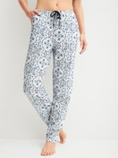 Women model is wearing Pyjama trousers with side pockets made of 100% Cotton in Blue, Patterned from the Favourites Tiles series by CALIDA, Front view