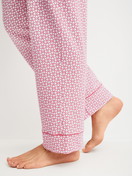 La modella / Il modello Donna indossa Pantaloni pigiama in Cotone di colore Rosa, Modello, della serie Favourites Love di CALIDA, Dettaglio