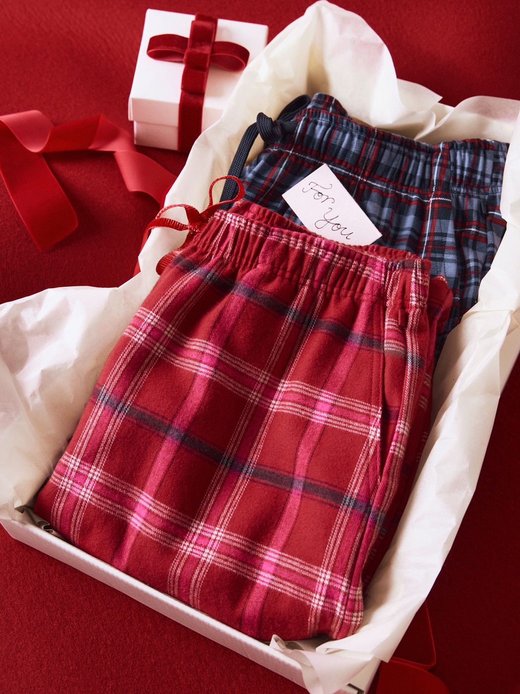 Damen - Flanellhose mit Seitentaschen aus 100% Baumwolle in Rot, Kariert aus Serie Favourites Holidays von CALIDA, Detail