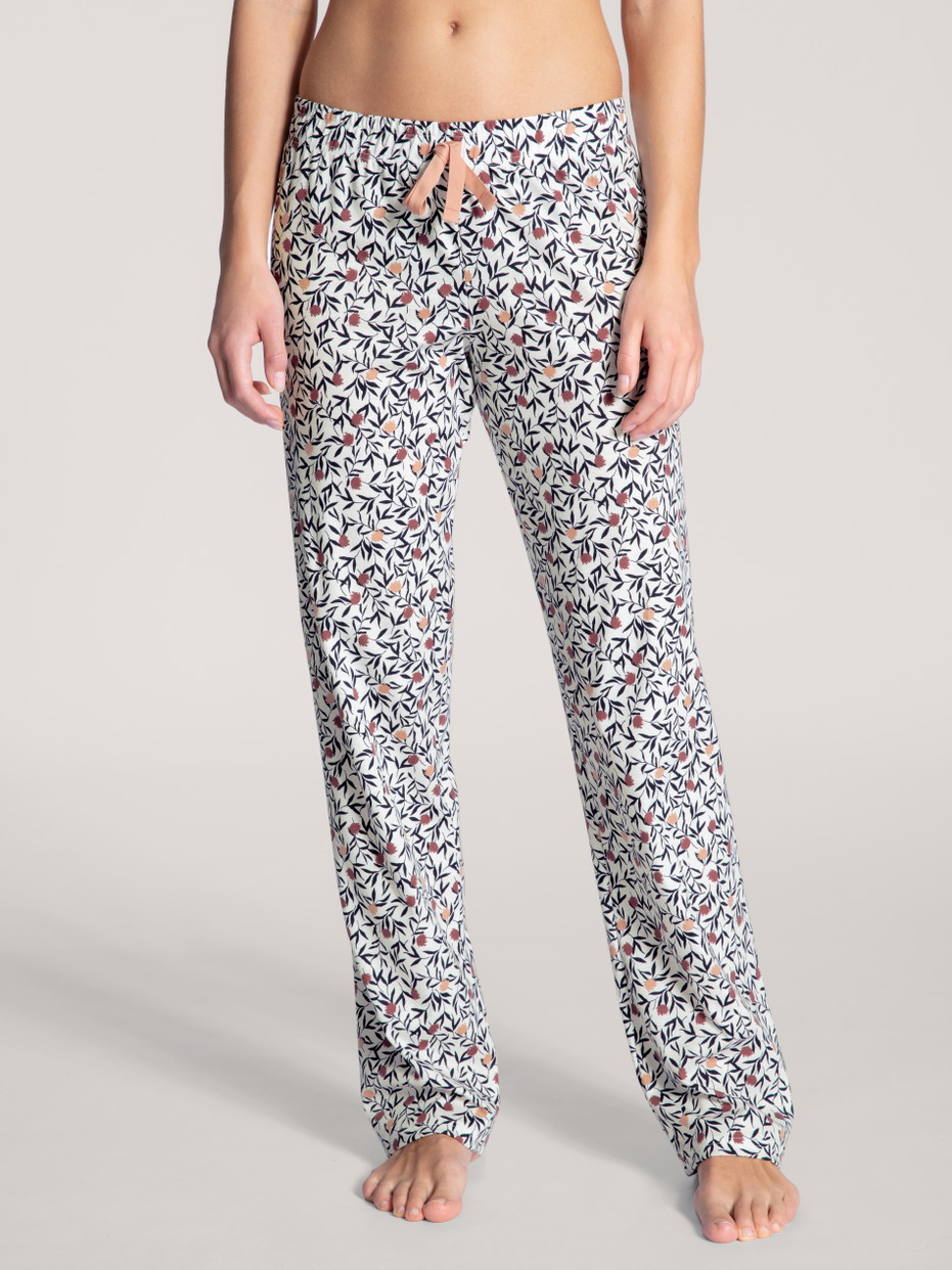 Women model is wearing Pyjama bottom made of 100% Cotton in White, Floral from the Favourites Dreams series by CALIDA, Front view