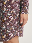 Women model is wearing Long-sleeved nightdress, length 100 cm made of 100% Cotton in Red, Motif from the African Dreams series by CALIDA, Detail
