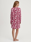 La modella / Il modello Donna indossa Camicia da notte a maniche lunghe – Lunghezza 95 cm in 100% cotone di colore Viola, Floreale, della serie Sweet Dreams di CALIDA, Vista posteriore