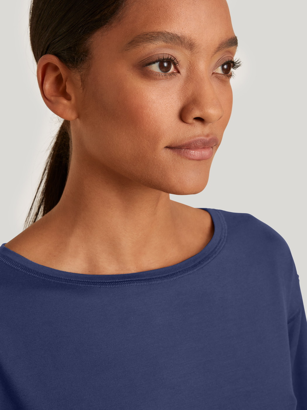 Women model is wearing Nightdress made of Modal in Blue, Unicoloured from the DSW Balancing series by CALIDA, Detail
