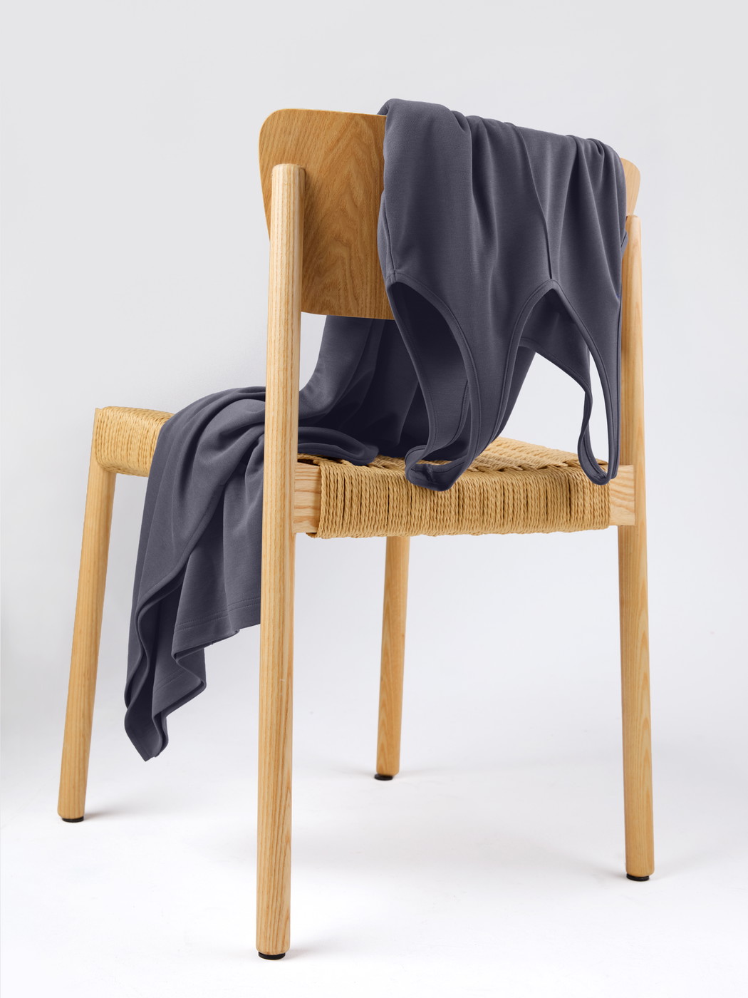 Le mannequin Femme porte le/la Chemise de nuit, longueur 125 cm en Modal de couleur Bleu, Unicolore, de la série Natural Loungewear de CALIDA, Image supplémentaire