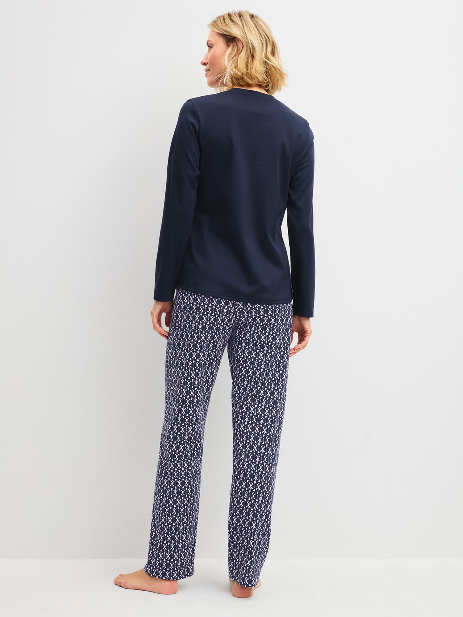 Le mannequin Femme porte le/la  en 100% coton de couleur Bleu, À motifs, de la série Midnight Hearts de CALIDA, Vue arrière