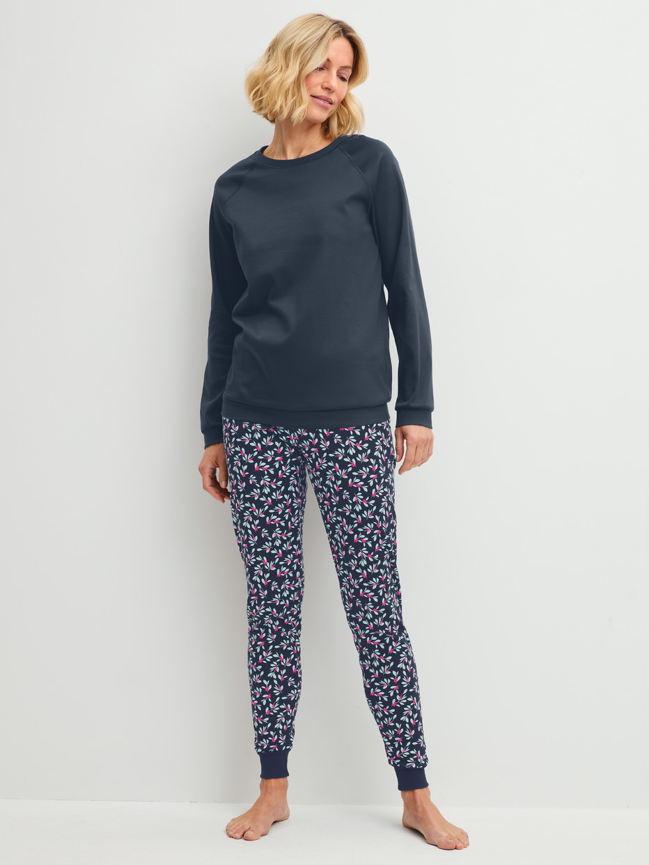 Le mannequin Femme porte le/la  en 100% coton de couleur Bleu, À motifs, de la série Family & Friends de CALIDA, Vue de face