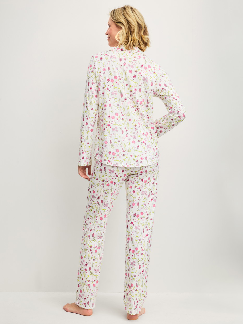 Le mannequin Femme porte le/la Pyjama à boutons en 100% coton de couleur Rose, Floral, de la série Cotton Special de CALIDA, Vue arrière
