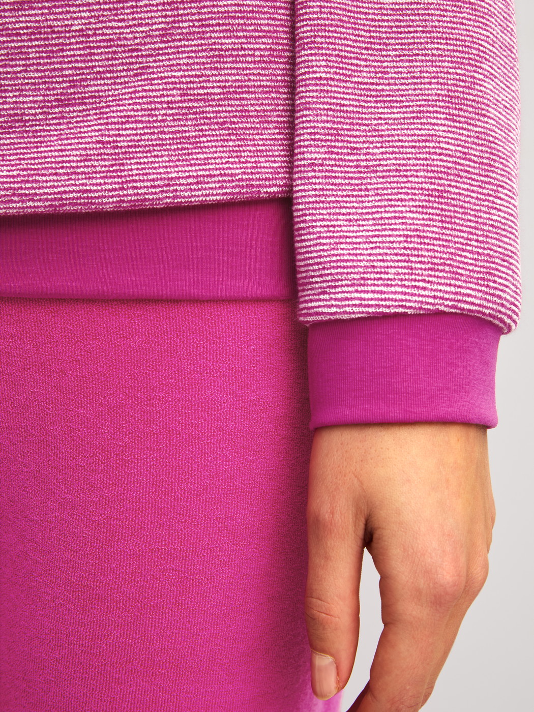 La modella / Il modello Donna indossa  in Cotone di colore Rosa, A righe, della serie Soft Dreams di CALIDA, Dettaglio