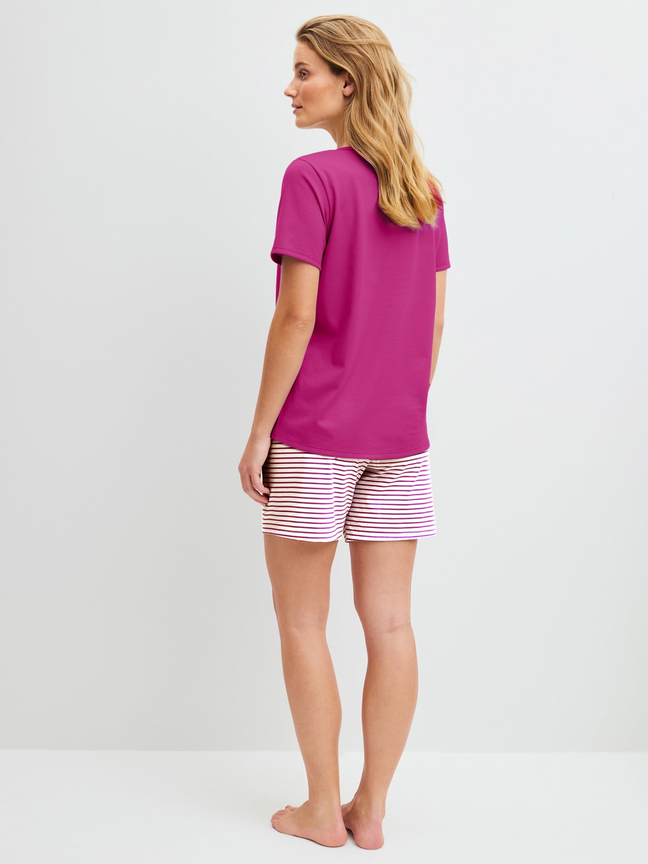 Le mannequin Femme porte le/la Pyjama court en 100% coton de couleur Rouge, À motifs, de la série Cotton Special de CALIDA, Vue arrière