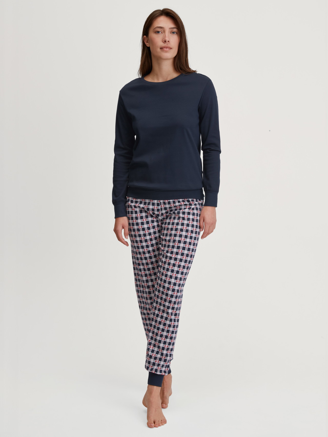 CALIDA Family & Friends Bündchen-Pyjamafür Damen, L, Blau, Kuschelige Lieblingsstücke für unvergessliche Wintermomente – zum Tragen und Verschenken