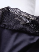 Damen - Bündchen-Pyjama aus Modal in Blau, Spitze aus Serie Elegant Dreams von CALIDA, Detail