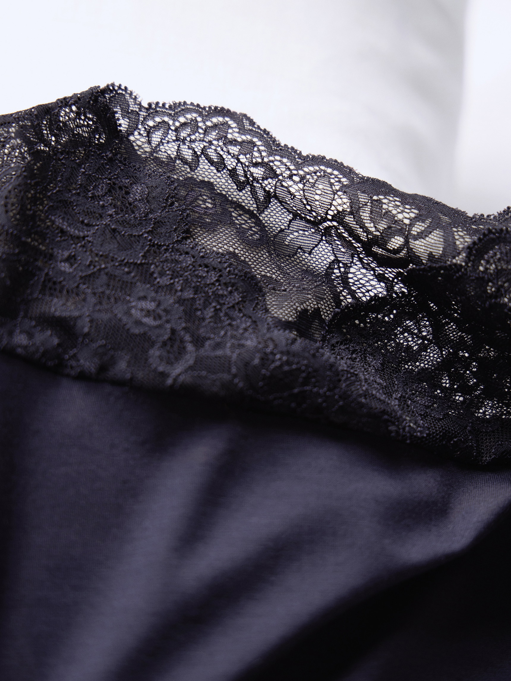 Women - Pyjama with cuff made of Modal in Blue, Lace, from the Elegant Dreams series by CALIDA, Detail