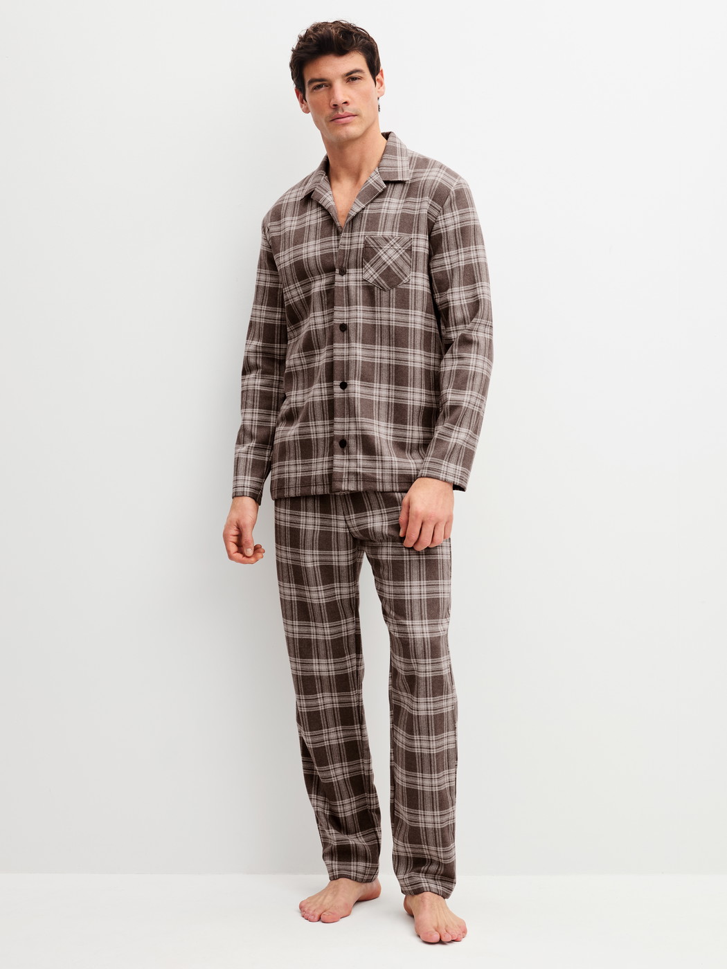 Men model is wearing  made of Flanell in Brown, Checked from the Relax Flannel Mood series by CALIDA, Front view