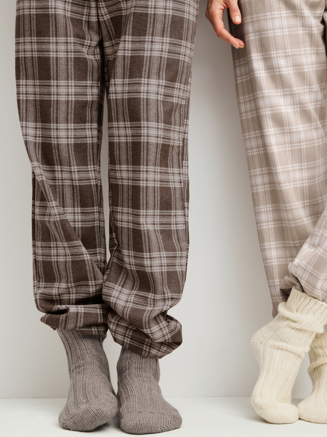 Men model is wearing  made of Flanell in Brown, Checked from the Relax Flannel Mood series by CALIDA, Additional Image