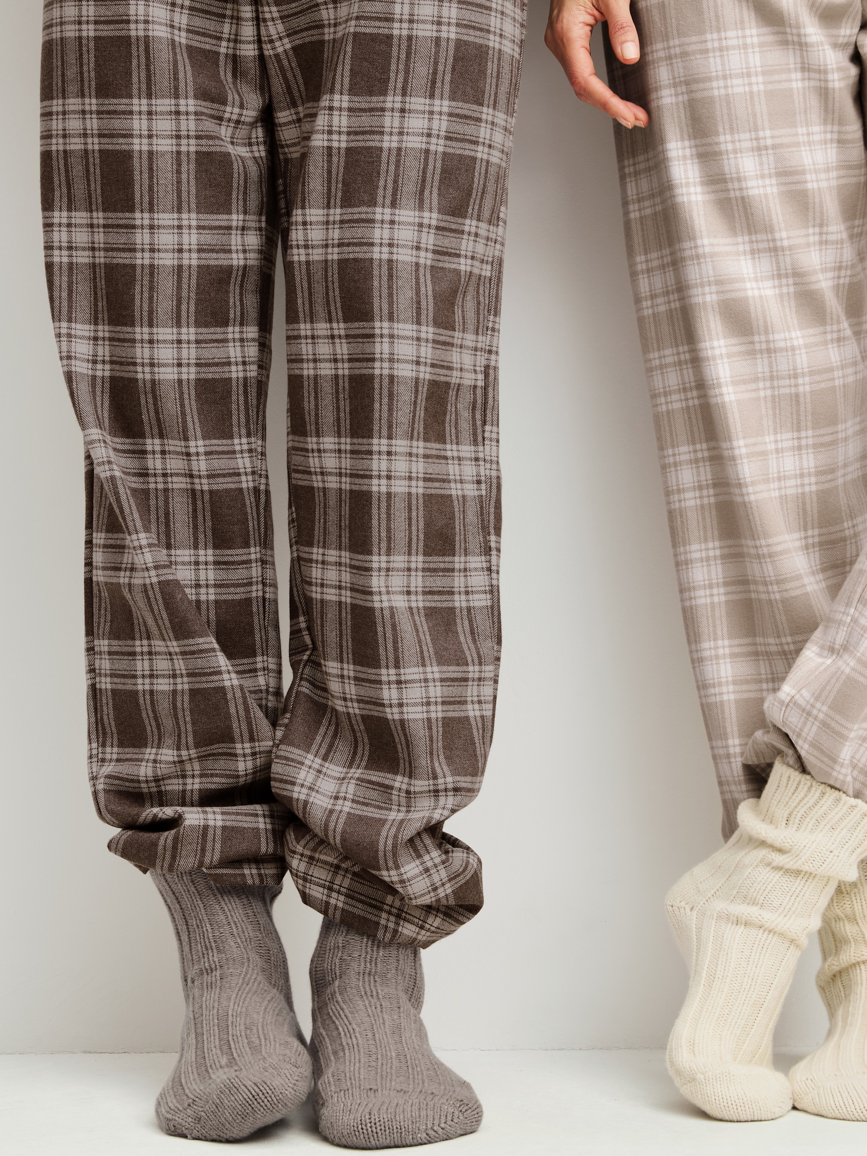 Men model is wearing  made of Flanell in Brown, Checked from the Relax Flannel Mood series by CALIDA, Additional Image