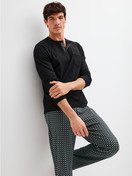La modella / Il modello Uomo indossa  in 100% cotone di colore Nero, Modello, della serie Relax Cosy Vibes 4 di CALIDA, Immagine aggiuntiva