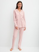 Le mannequin Femme porte le/la Pyjama à boutons en 100% coton de couleur Rose, Unicolore, de la série Night Lovers de CALIDA, Vue de face