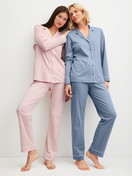 Le mannequin Femme porte le/la Pyjama à boutons en 100% coton de couleur Rose, Unicolore, de la série Night Lovers de CALIDA, Image supplémentaire